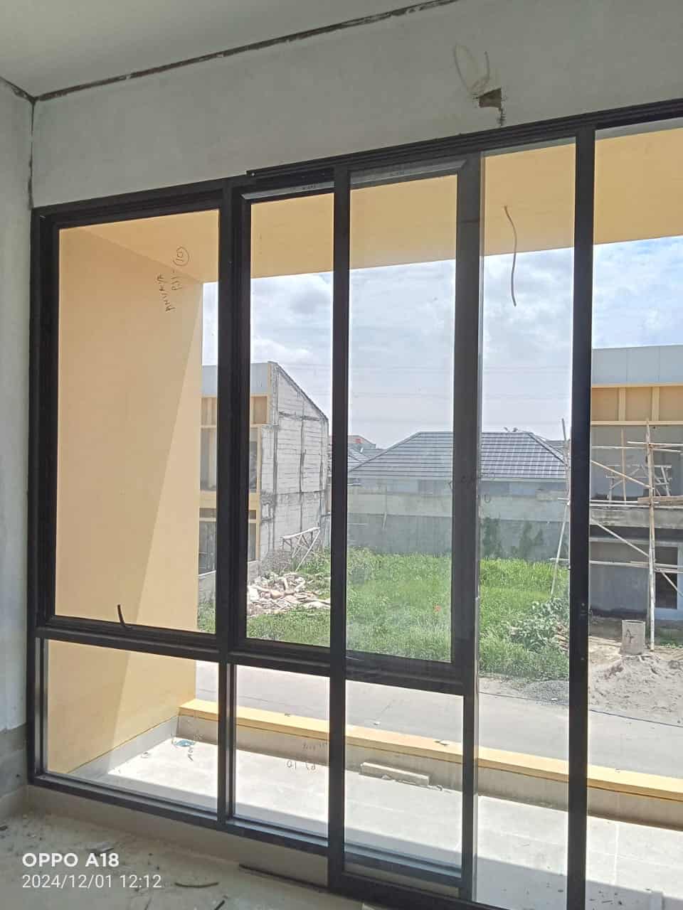 Pintu Sliding Full Kaca